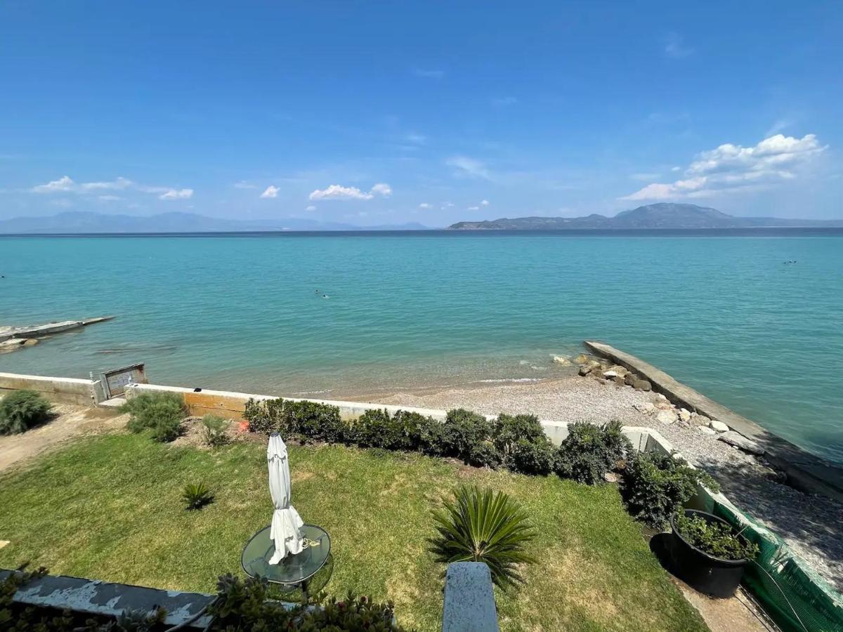 Stunning Beachfront Apartment Stratos Nerantza Luaran gambar