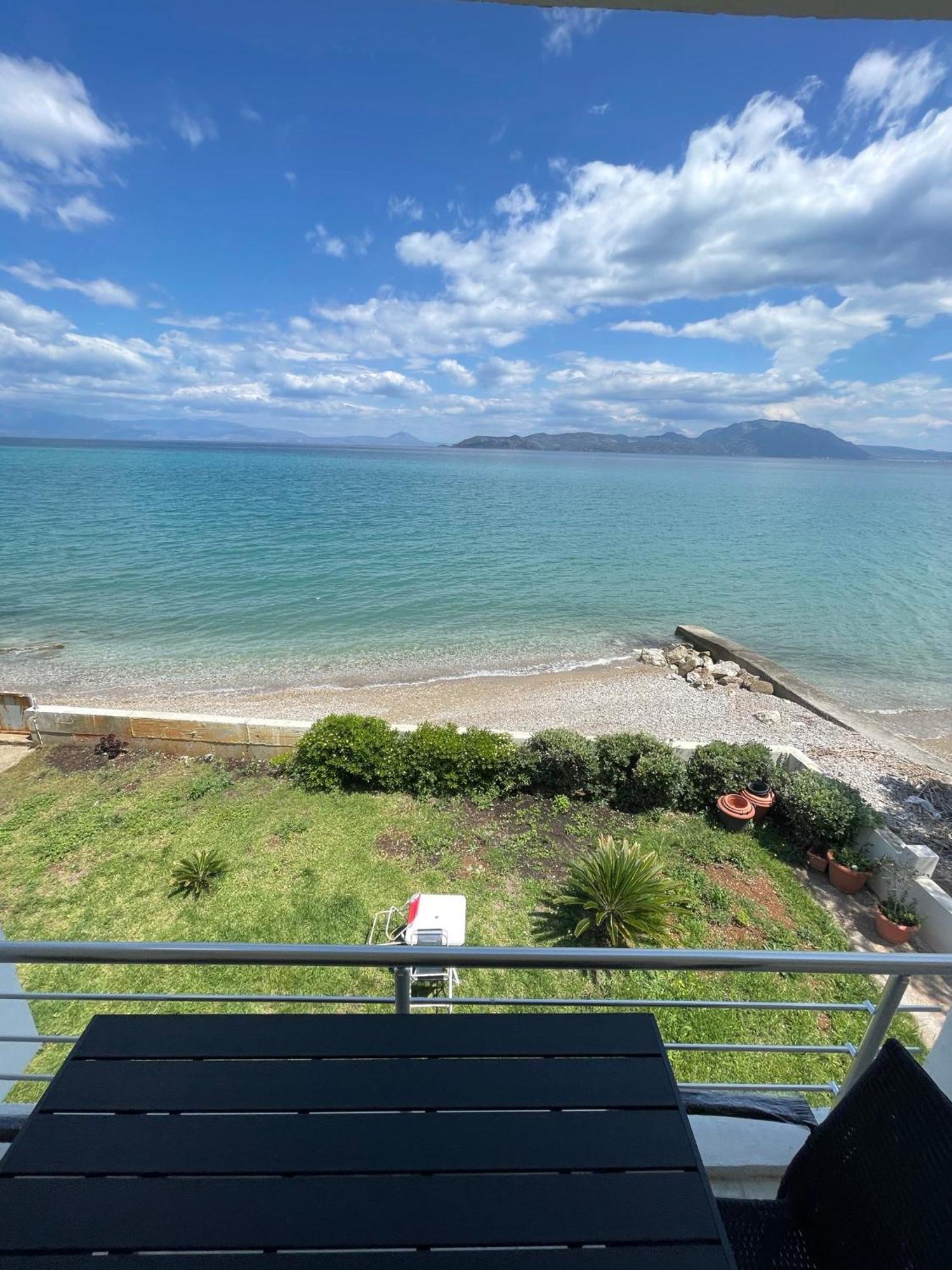 Stunning Beachfront Apartment Stratos Nerantza Luaran gambar